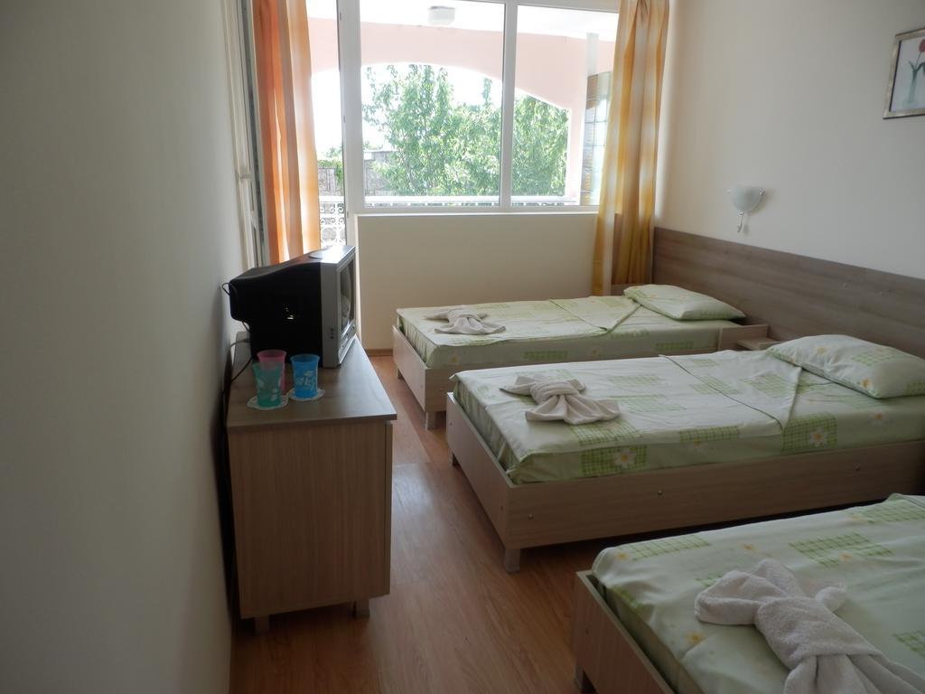 Olimpia Supersnab Hotel Balchik Room photo